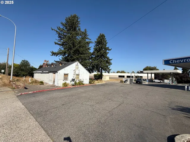 $599,000 | 18005 Northeast Sandy Boulevard, Portland, OR 97230