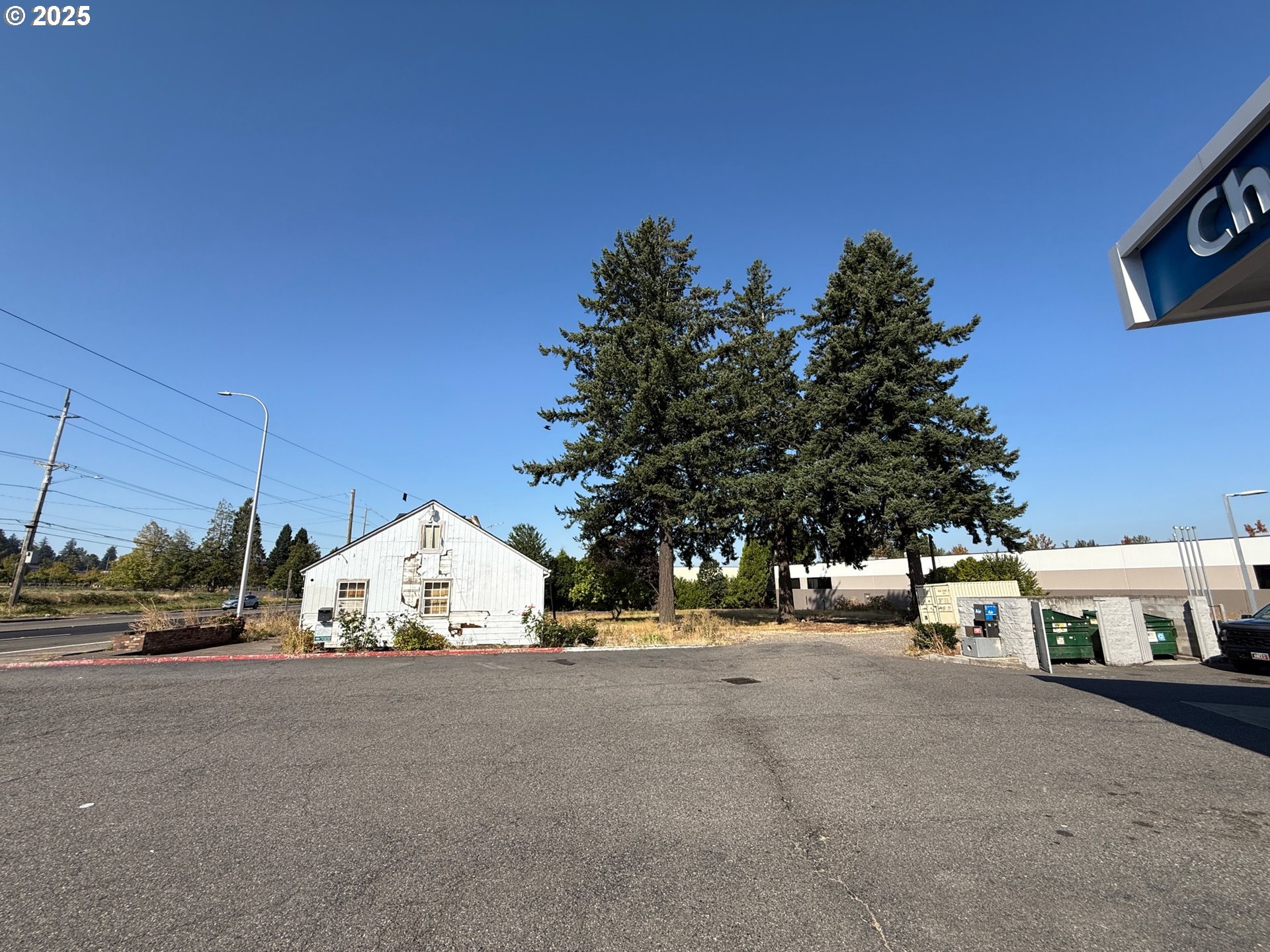 18005 Northeast Sandy Boulevard Portland, OR 97230 - Photo 15 of 19