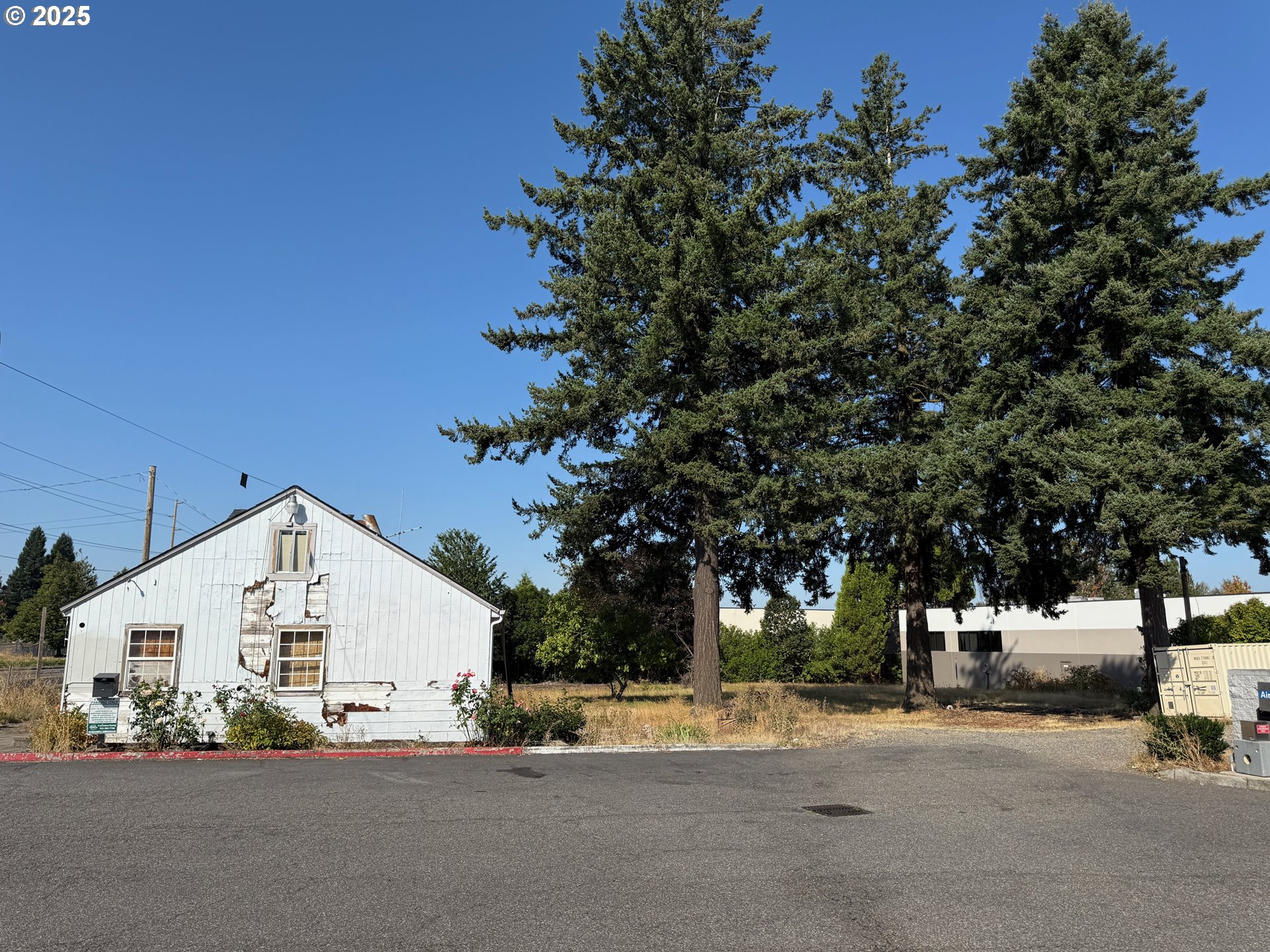 18005 Northeast Sandy Boulevard Portland, OR 97230 - Photo 16 of 19