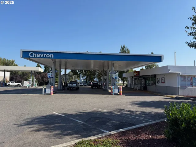 $599,000 | 18005 Northeast Sandy Boulevard, Portland, OR 97230