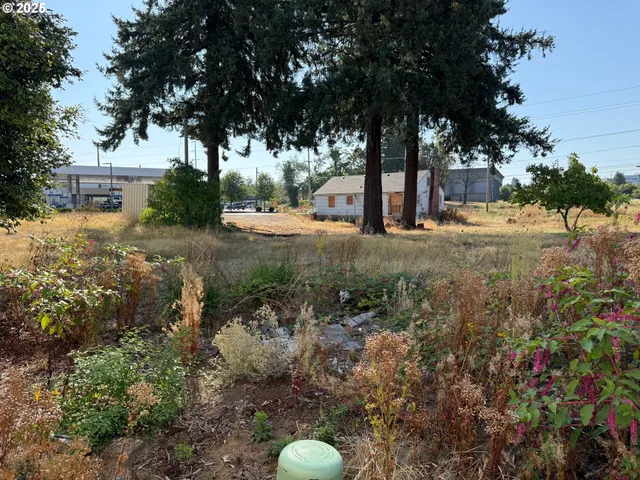 $599,000 | 18005 Northeast Sandy Boulevard, Portland, OR 97230