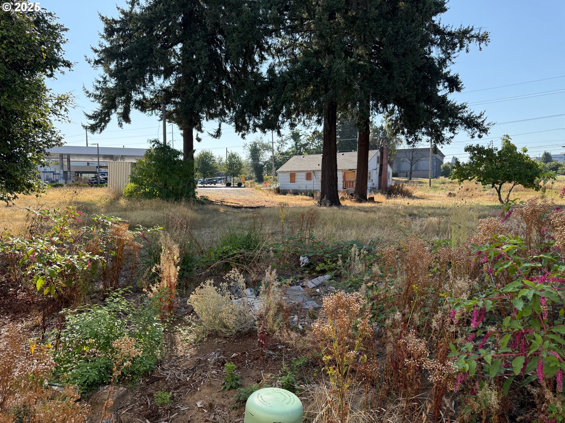 18005 Northeast Sandy Boulevard Portland, OR 97230 - Photo 2 of 19