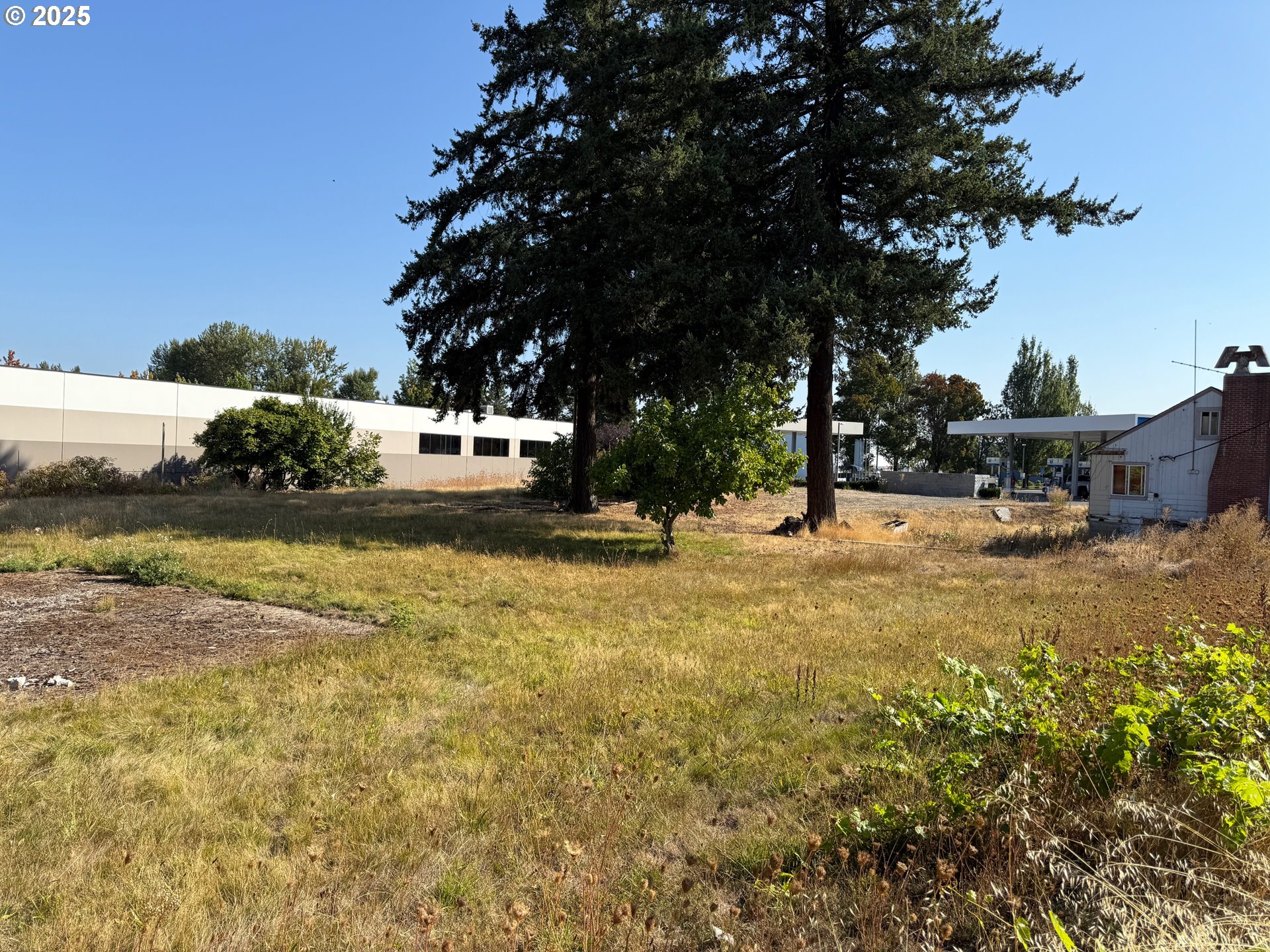 18005 Northeast Sandy Boulevard Portland, OR 97230 - Photo 5 of 19