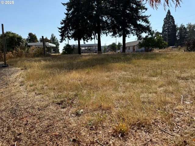 $599,000 | 18005 Northeast Sandy Boulevard, Portland, OR 97230