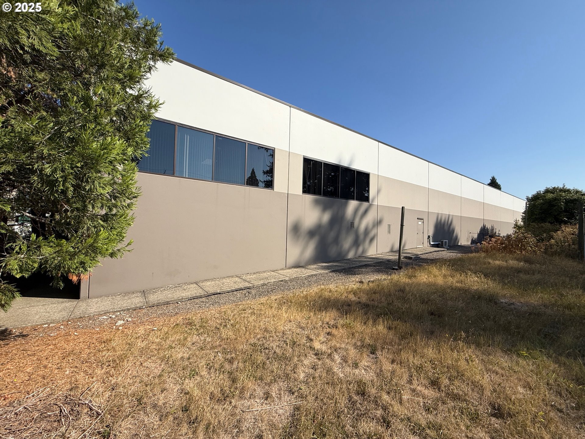 18005 Northeast Sandy Boulevard Portland, OR 97230 - Photo 8 of 19