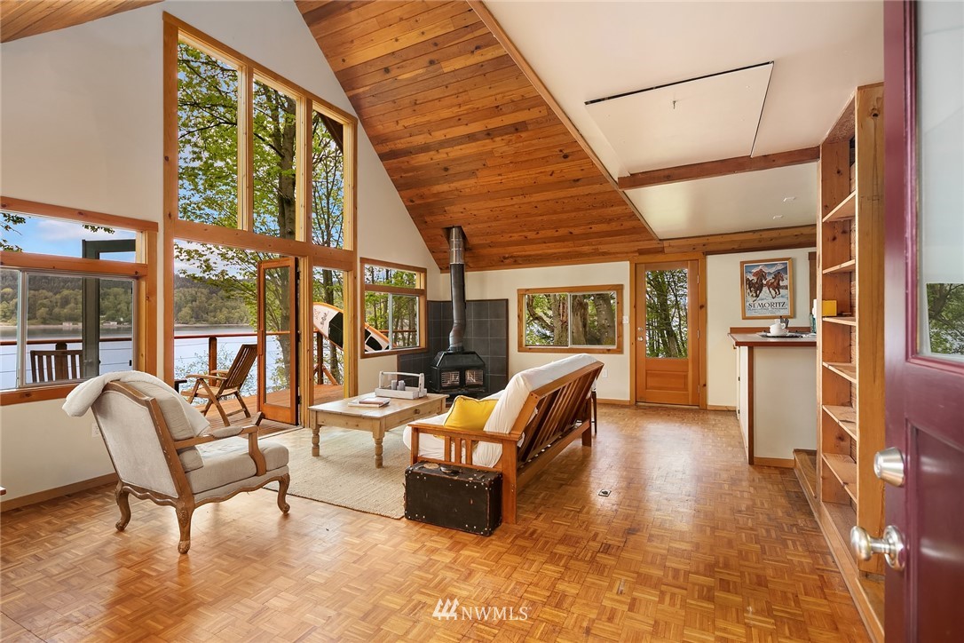 27131 Hake Road Southwest Vashon, WA 98070 - Photo 2 of 16 Gallery Image 2