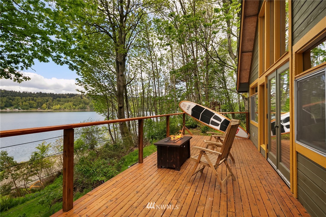 27131 Hake Road Southwest Vashon, WA 98070 - Photo 11 of 16 Gallery Image 11