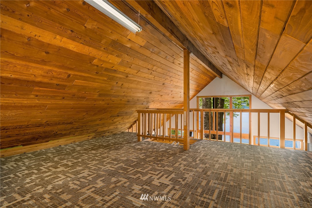 27131 Hake Road Southwest Vashon, WA 98070 - Photo 12 of 16 Gallery Image 12