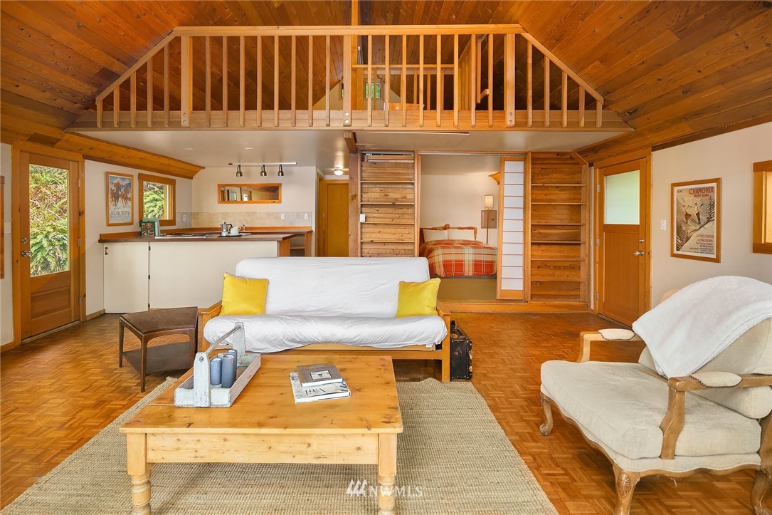 27131 Hake Road Southwest Vashon, WA 98070 - Photo 5 of 16 Gallery Image 5