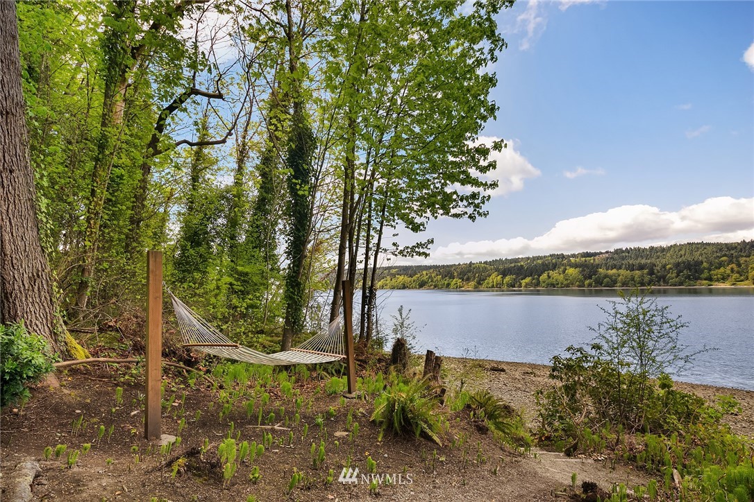 27131 Hake Road Southwest Vashon, WA 98070 - Photo 7 of 16 Gallery Image 7