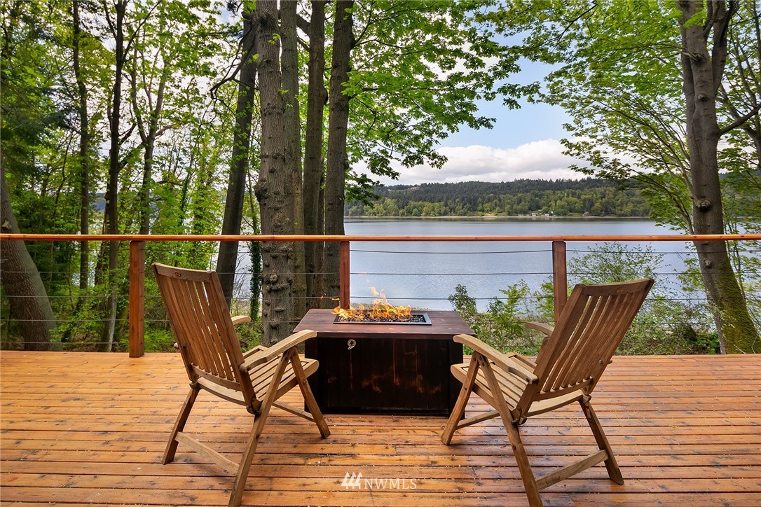 27131 Hake Road Southwest Vashon, WA 98070 - Photo 10 of 16 Gallery Image 10