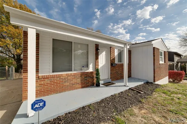 $157,500 | 10430 Castle Drive, St. Louis, MO 63136