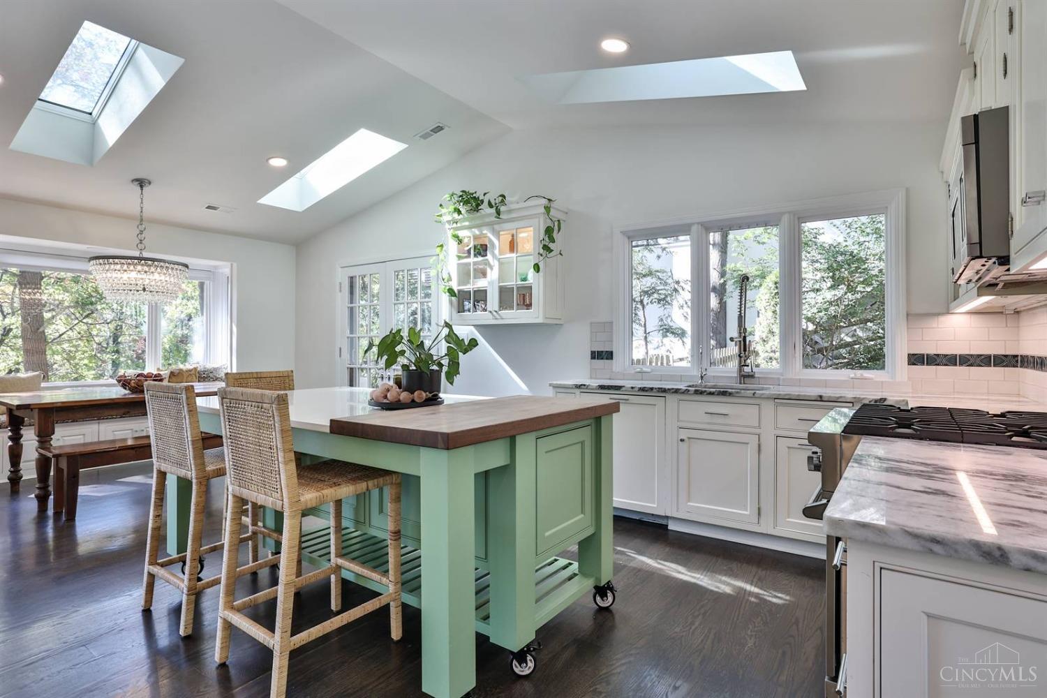 2481 Grandin Road Cincinnati, OH 45208 - Photo 15 of 62
