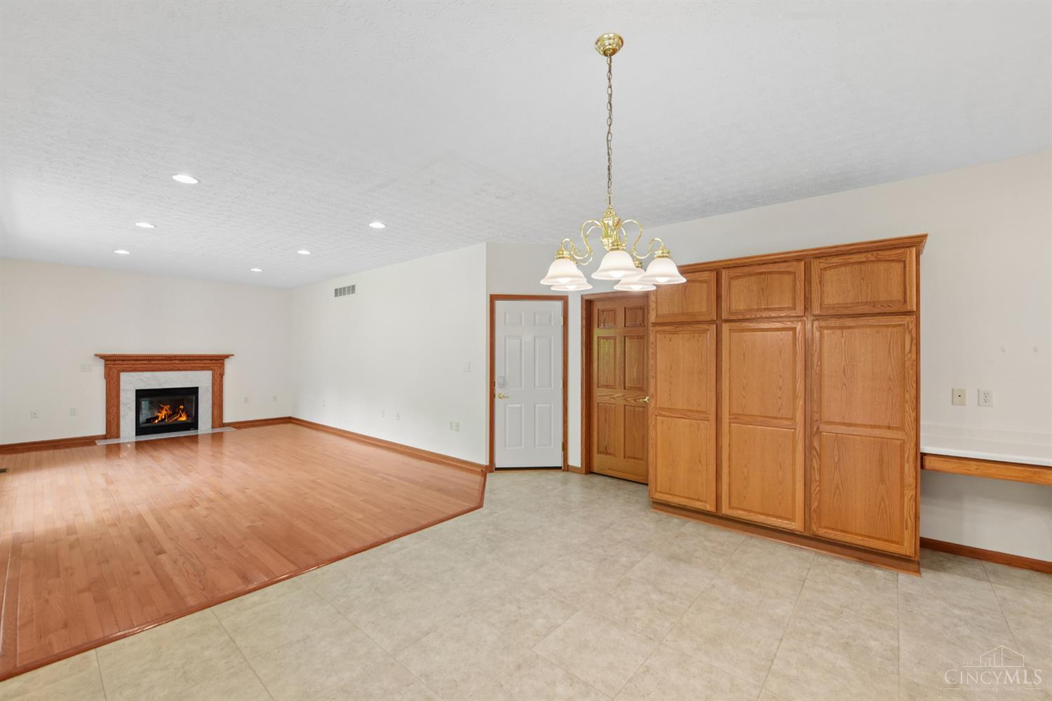 1109 Asbury Road Cincinnati, OH 45255 - Photo 22 of 69