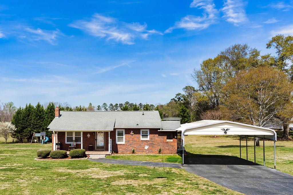 1390 Mudbridge Road Buffalo, SC 29321 - Photo 1 of 36