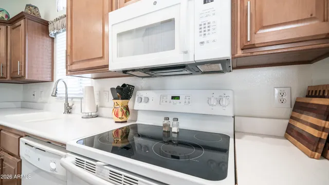 $174,900 | 362 Felspar Drive, Unit 362, Apache Junction, AZ 85119