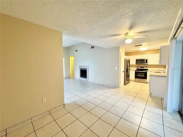 $1,600 | 817 Whisper Lake Court, Winter Haven, FL 33880