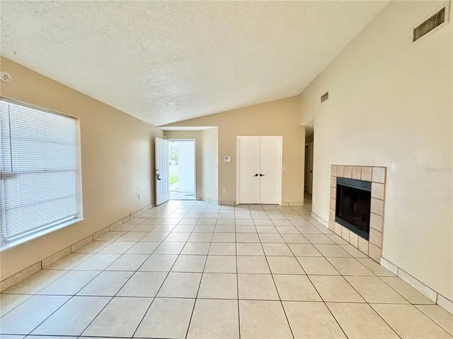 $1,600 | 817 Whisper Lake Court, Winter Haven, FL 33880