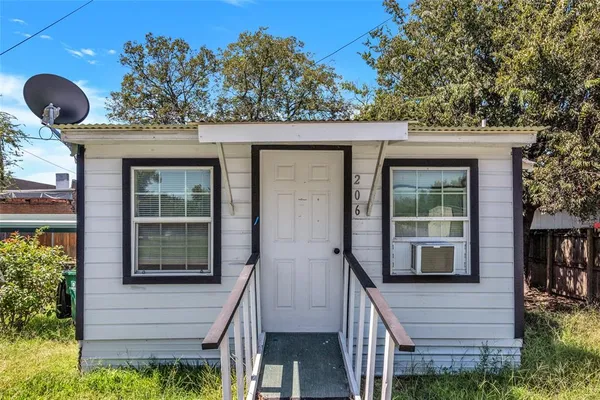 $189,000 | 107 East 11th Street, Kemp, TX 75143