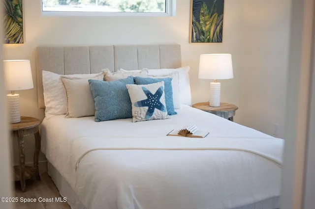 a close up view of a washer and dryer