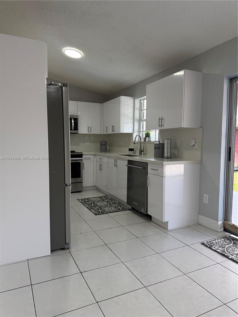 14285 Southwest 287th Street Homestead, FL 33033 - Photo 4 of 15