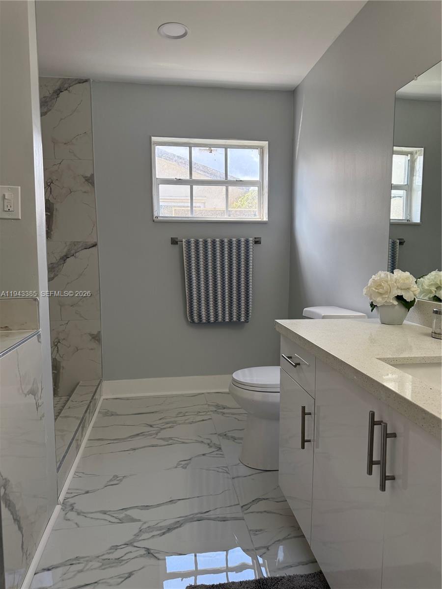 14285 Southwest 287th Street Homestead, FL 33033 - Photo 9 of 15 Master bathroom