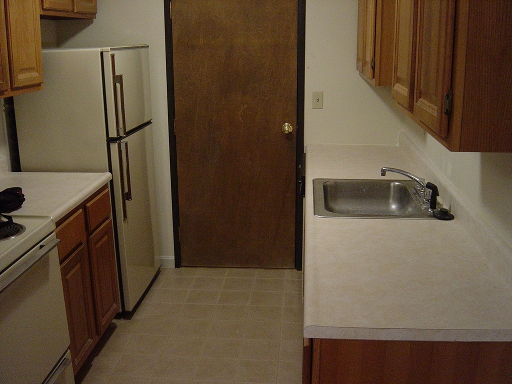 47 Juniper Road, Unit F2 North Attleboro, MA 02760 - Photo 4 of 6