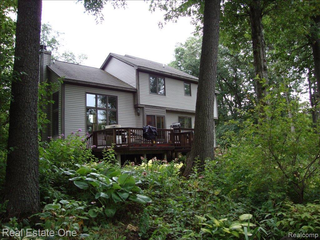 4107 Morgan Road Lake Orion, MI 48359 - Photo 11 of 23 yard 6