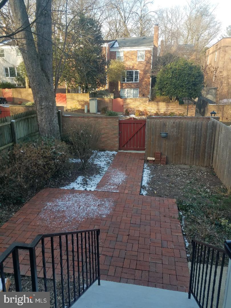 1152 Wimbledon Drive McLean, VA 22101 - Photo 13 of 37 Walk out to patio from Living Room