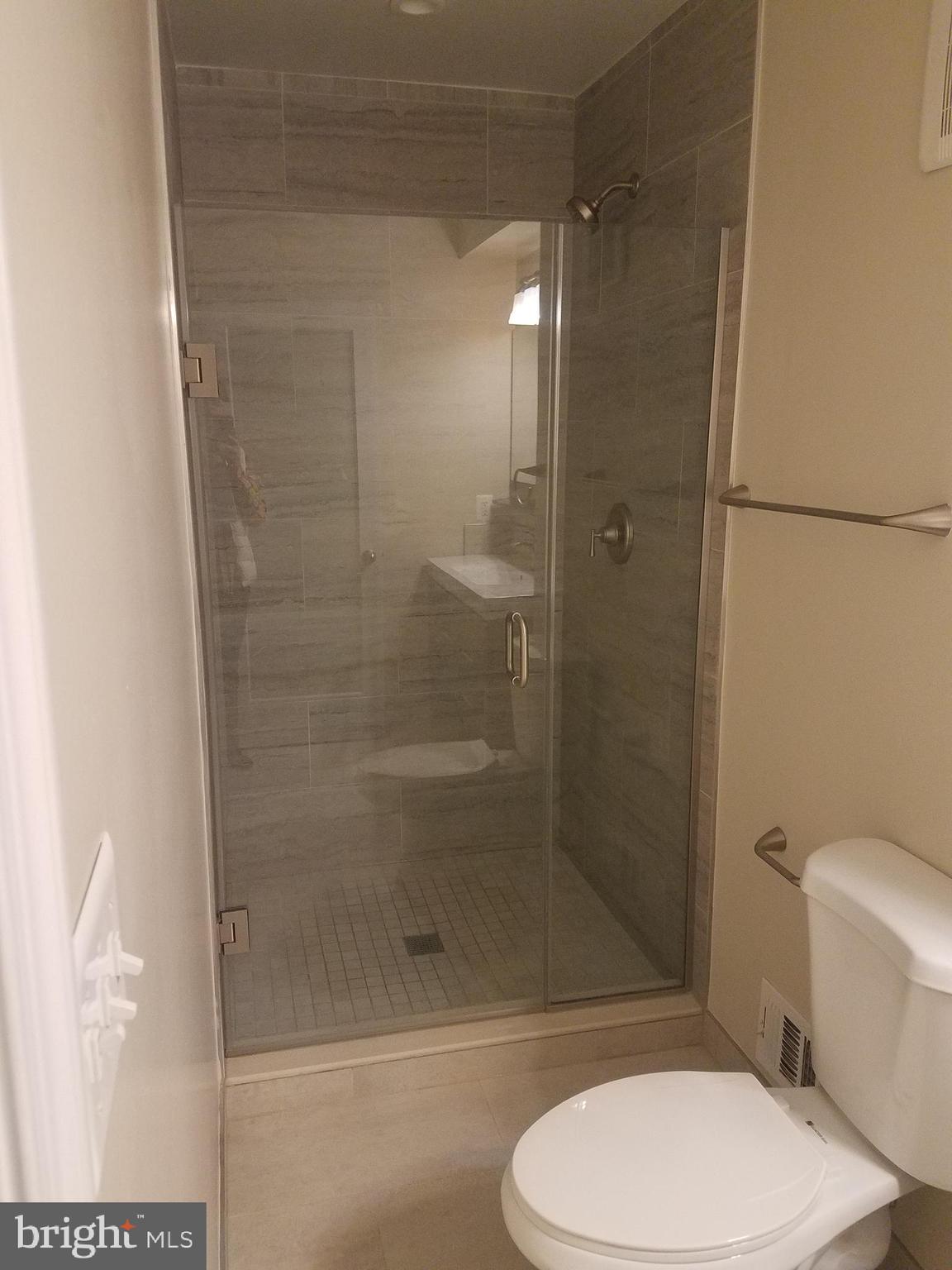 1152 Wimbledon Drive McLean, VA 22101 - Photo 36 of 37 Master Bedroom Bath