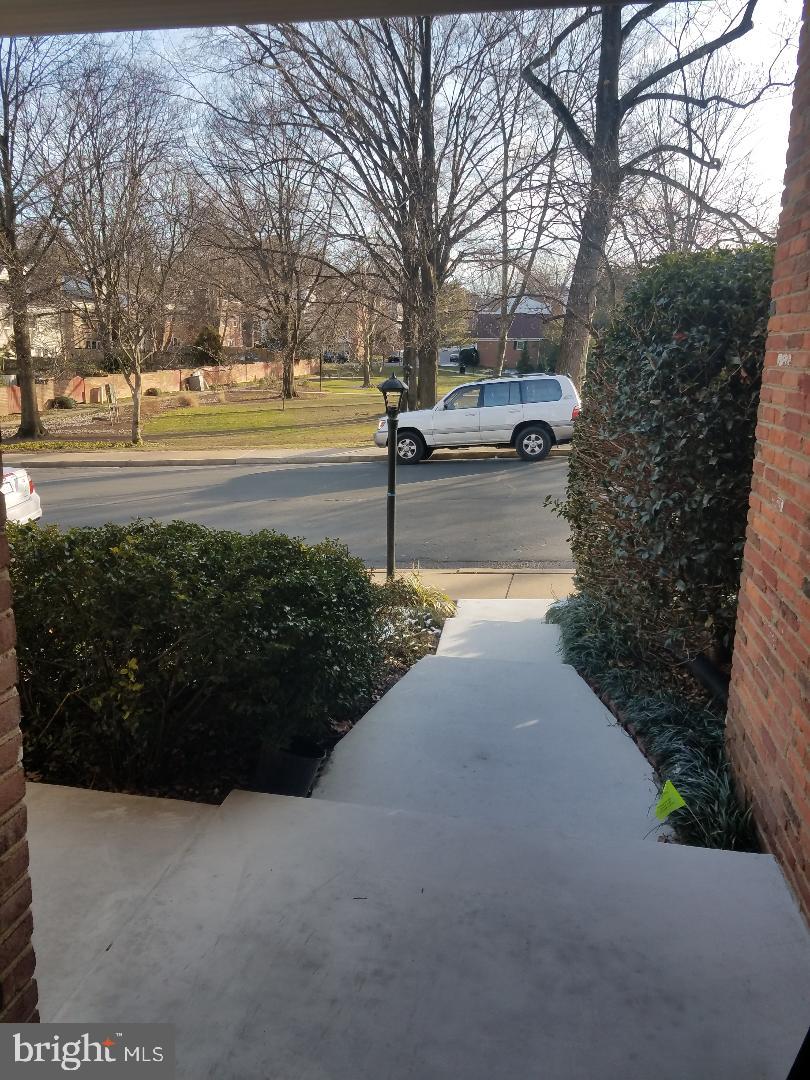 1152 Wimbledon Drive McLean, VA 22101 - Photo 4 of 37 View from Entrance Door