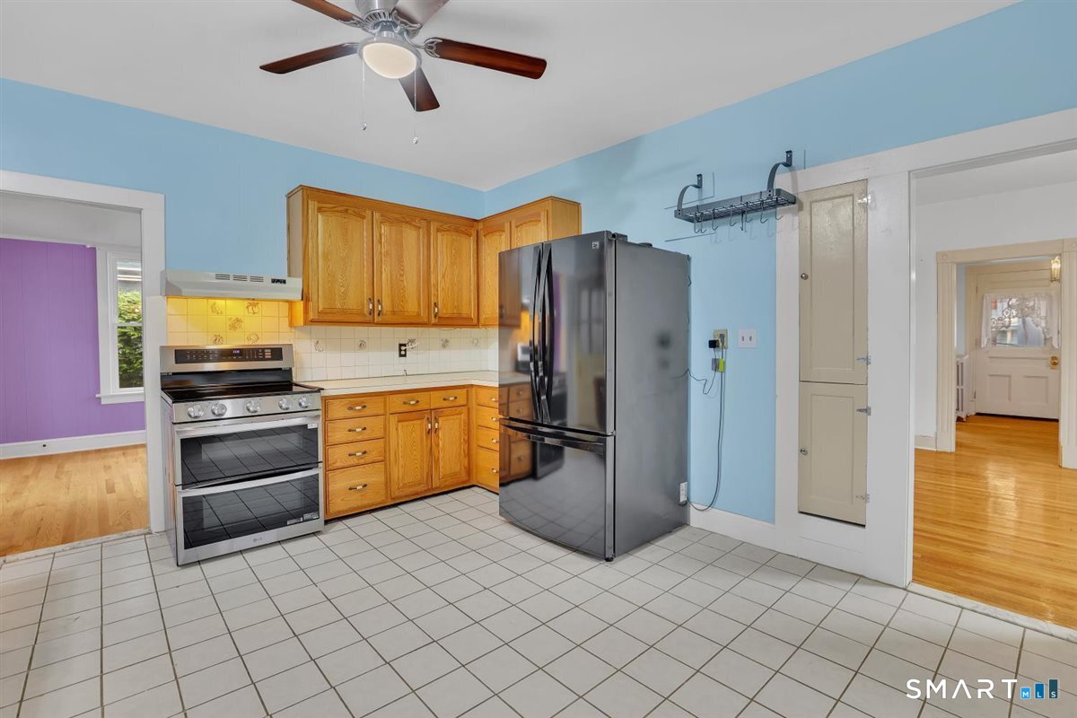 20 4th Street Meriden, CT 06451 - Photo 8 of 34