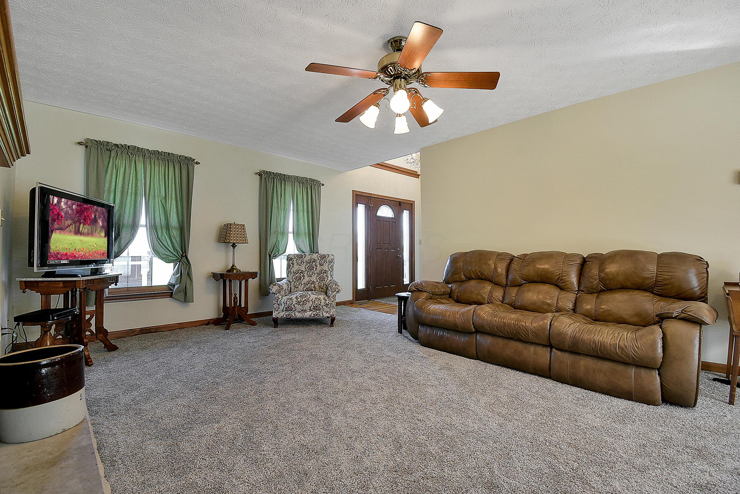 17621 Commercial Point Road Circleville, OH 43113 - Photo 17 of 61 Gallery Image 17