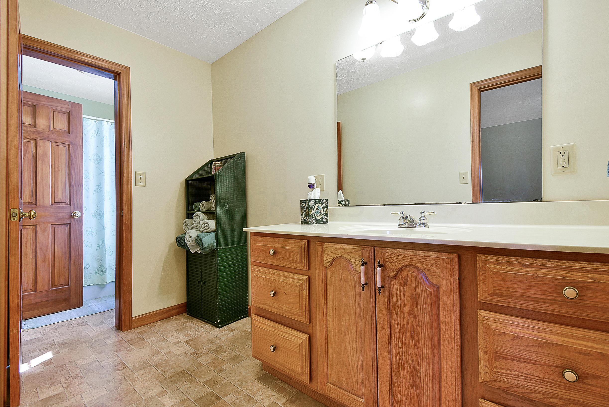 17621 Commercial Point Road Circleville, OH 43113 - Photo 32 of 61 Gallery Image 32