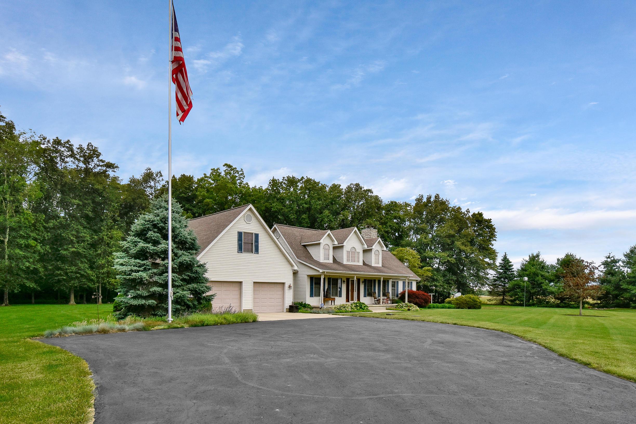 17621 Commercial Point Road Circleville, OH 43113 - Photo 4 of 61 Gallery Image 4
