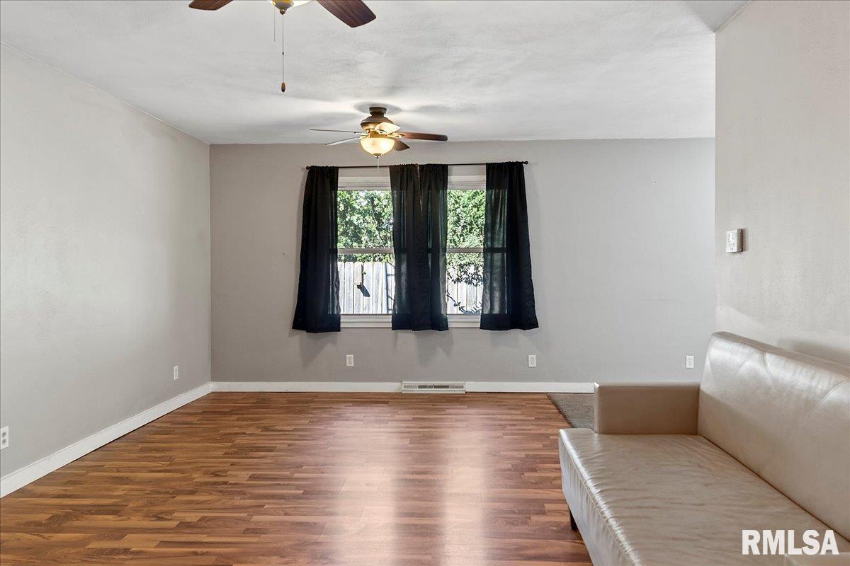 1569 Reed Avenue Springfield, IL 62704 - Photo 3 of 28 Gallery Image 3