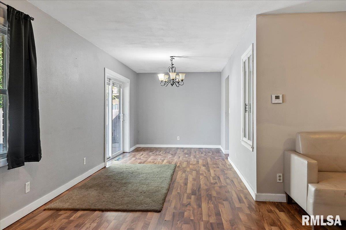 1569 Reed Avenue Springfield, IL 62704 - Photo 4 of 28 Gallery Image 4