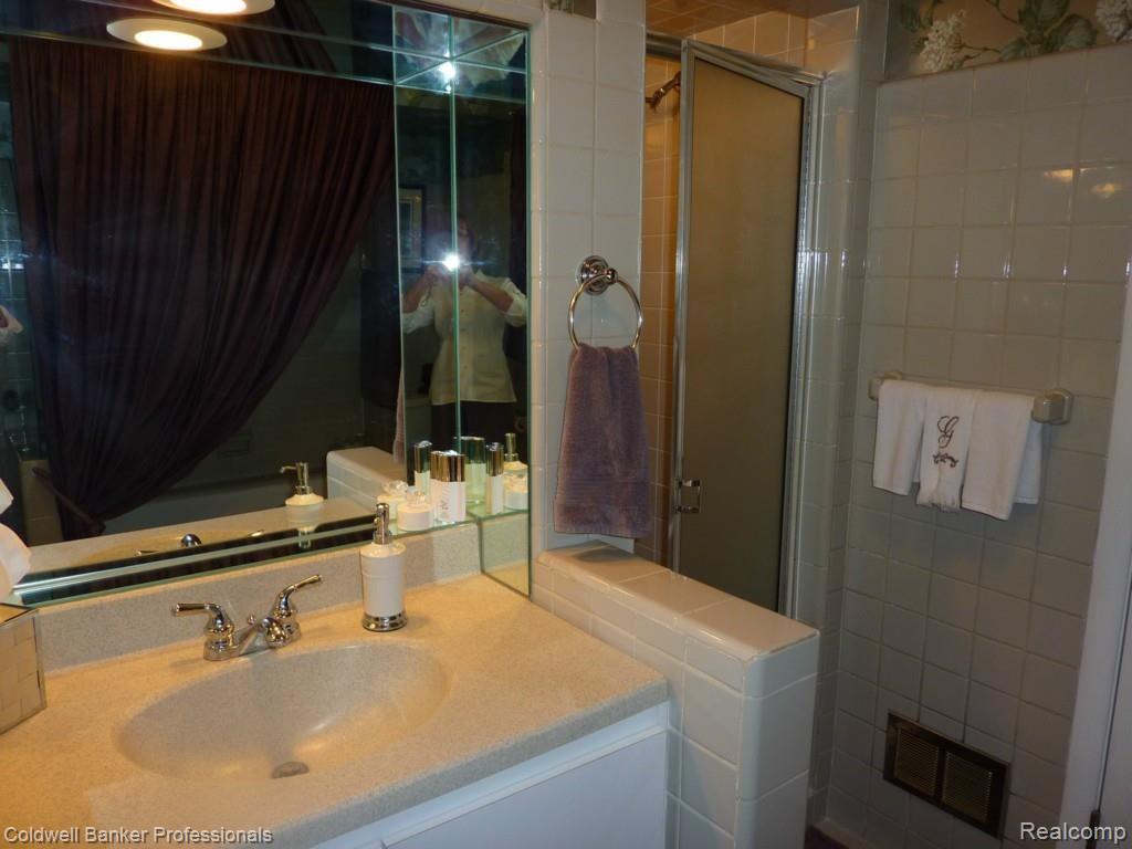 3861 West Big Beaver Road Troy, MI 48084 - Photo 13 of 16 Stall Shower in Main Bathroom