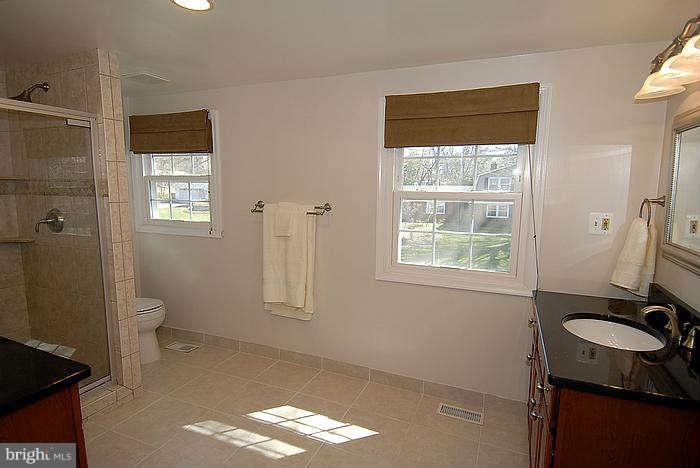 2921 Birchtree Lane Silver Spring, MD 20906 - Photo 19 of 30 Bath (Master)