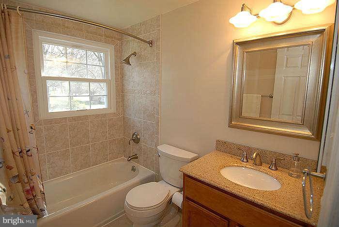 2921 Birchtree Lane Silver Spring, MD 20906 - Photo 25 of 30 Bath