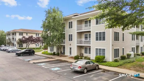 $390,000 | 468 Main Street, Unit 318, East Lyme, CT 06357