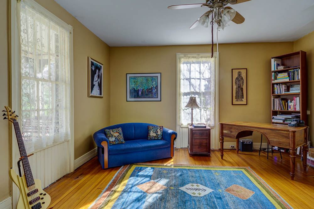 Front room or bedroom