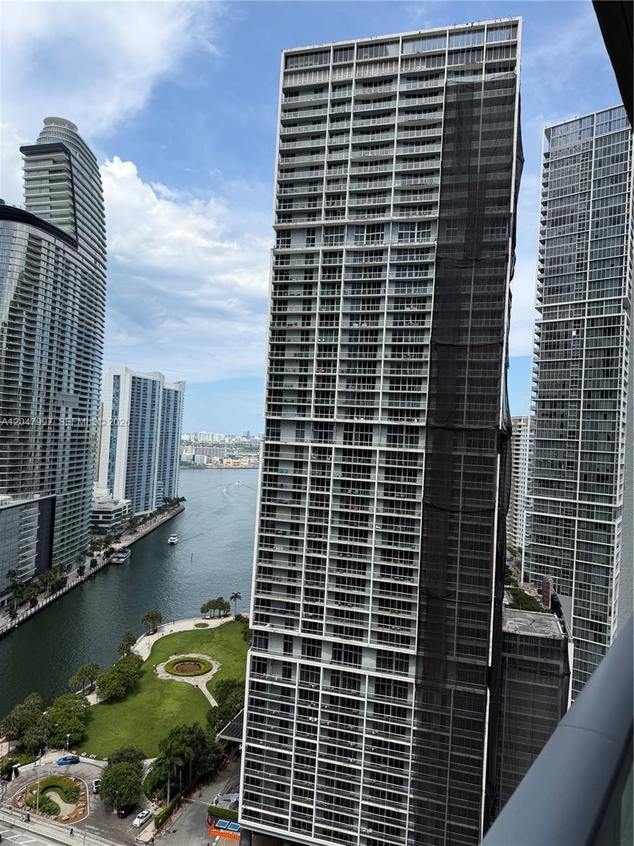 500 Brickell Avenue, Unit 2907 Miami, FL 33131 - Photo 8 of 31