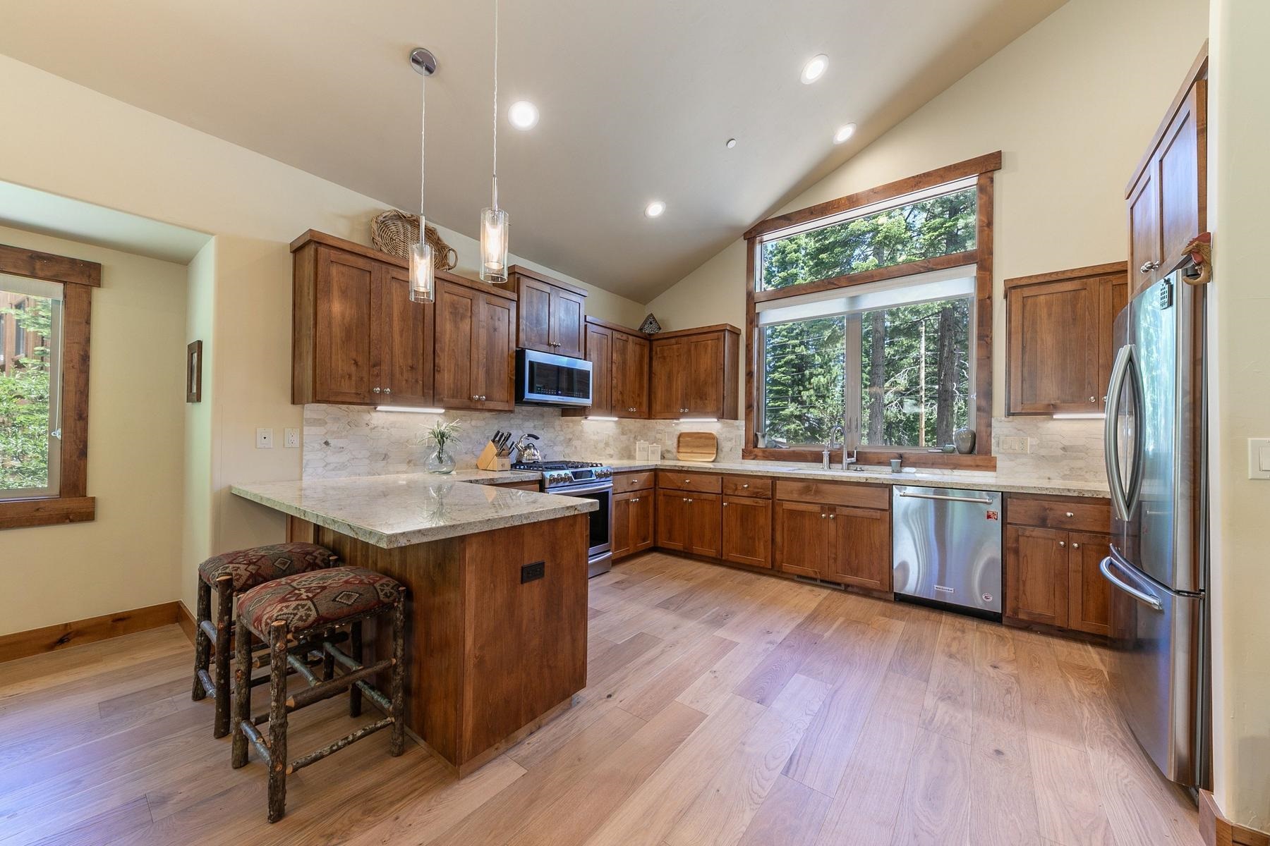 14141 Tyrol Road Truckee, CA 96161 - Photo 7 of 28