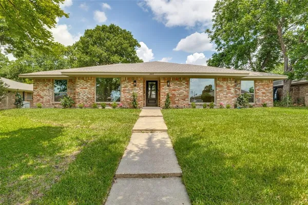 $674,900 | 2809 Mollimar Drive, Plano, TX 75075
