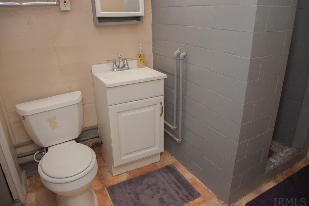 1400 South Red Bank Road Evansville, IN 47712 - Photo 22 of 28 Gallery Image 22