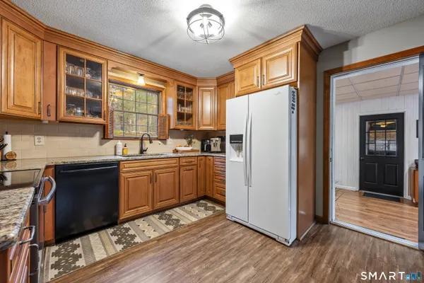 $374,999 | 1 Whitney Road, Columbia, CT 06237