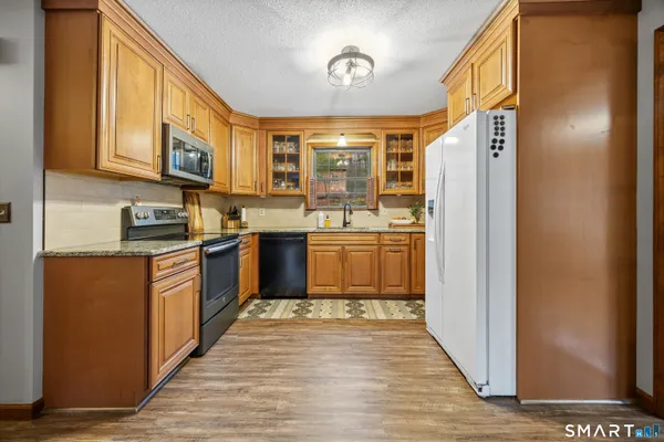 $374,999 | 1 Whitney Road, Columbia, CT 06237