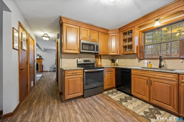 $374,999 | 1 Whitney Road, Columbia, CT 06237