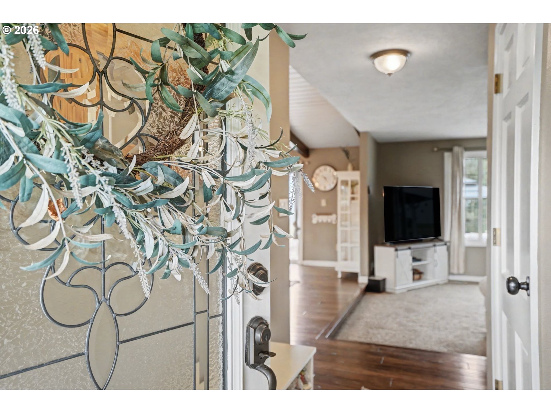 5910 Davis Creek Road Northeast Silverton, OR 97381 - Photo 4 of 48 Entrance/Foyer